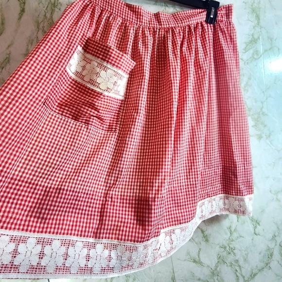 Red Gingham Hand Made Apron - Picture 4 of 6
